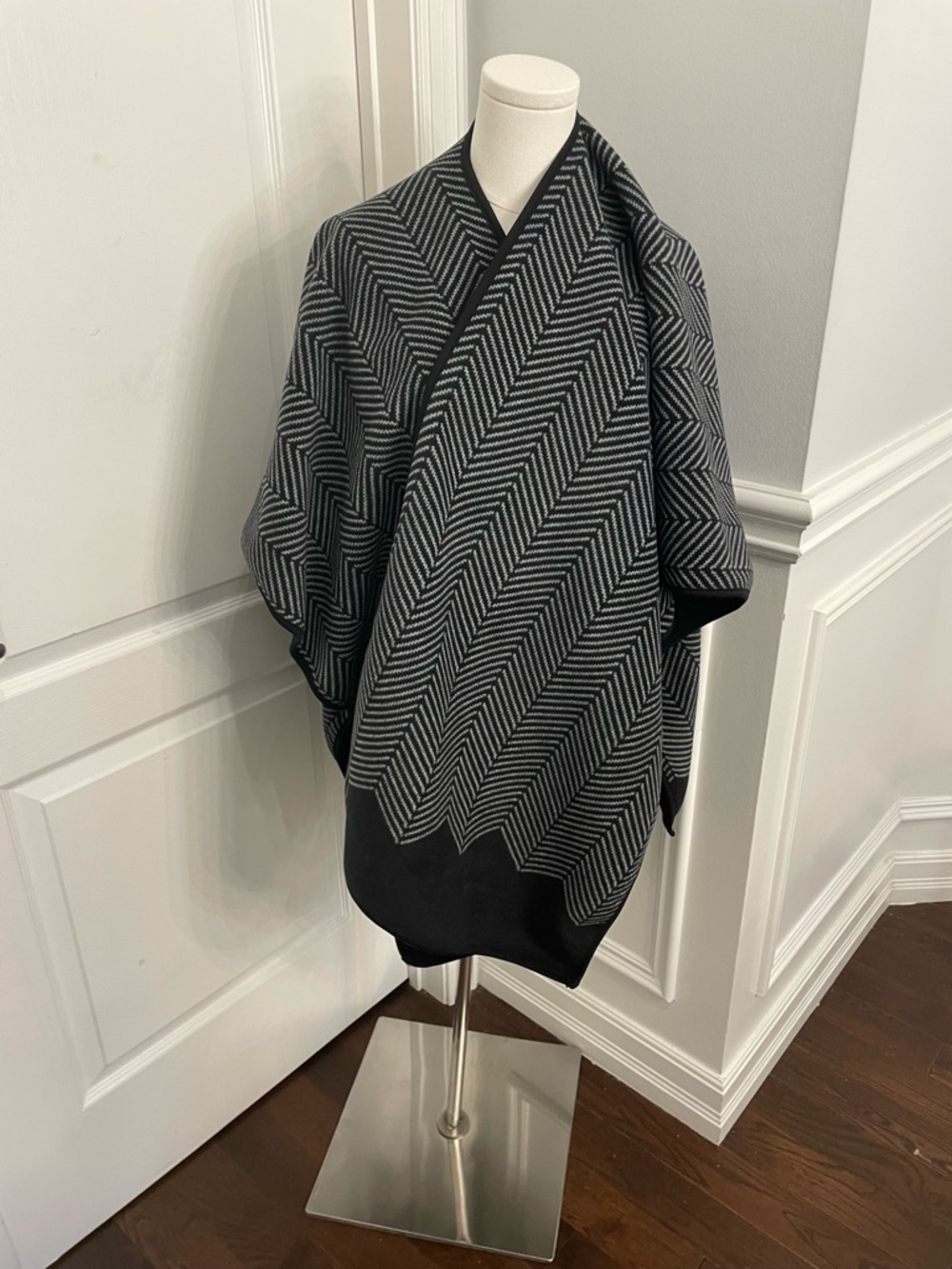 Nicole Miller Black and Gray Chevron Cape